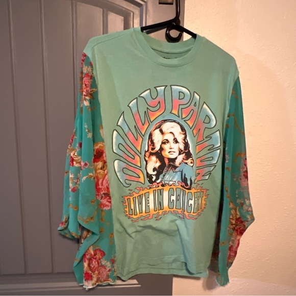 Upscale Dolly Parton T-Shirt Kimono-one size fits most - Picture 1 of 8